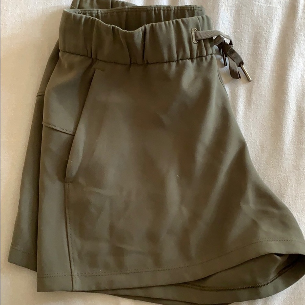 Lululemon On the fly short. Size 8